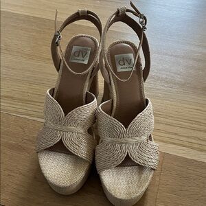 DV Dolce Vita Women's Waylan Raffia Platform Crossband Dress Sandals